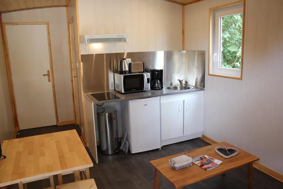 Camping du parc de Léry-Poses Campground/ 
RV Resort in Normandy