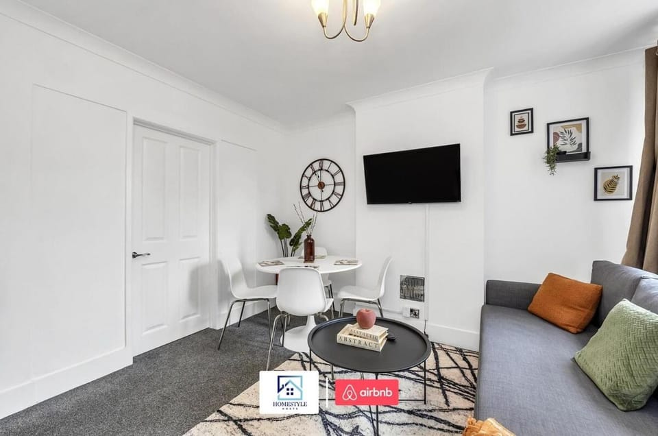 TV and multimedia, Living room, Dining area