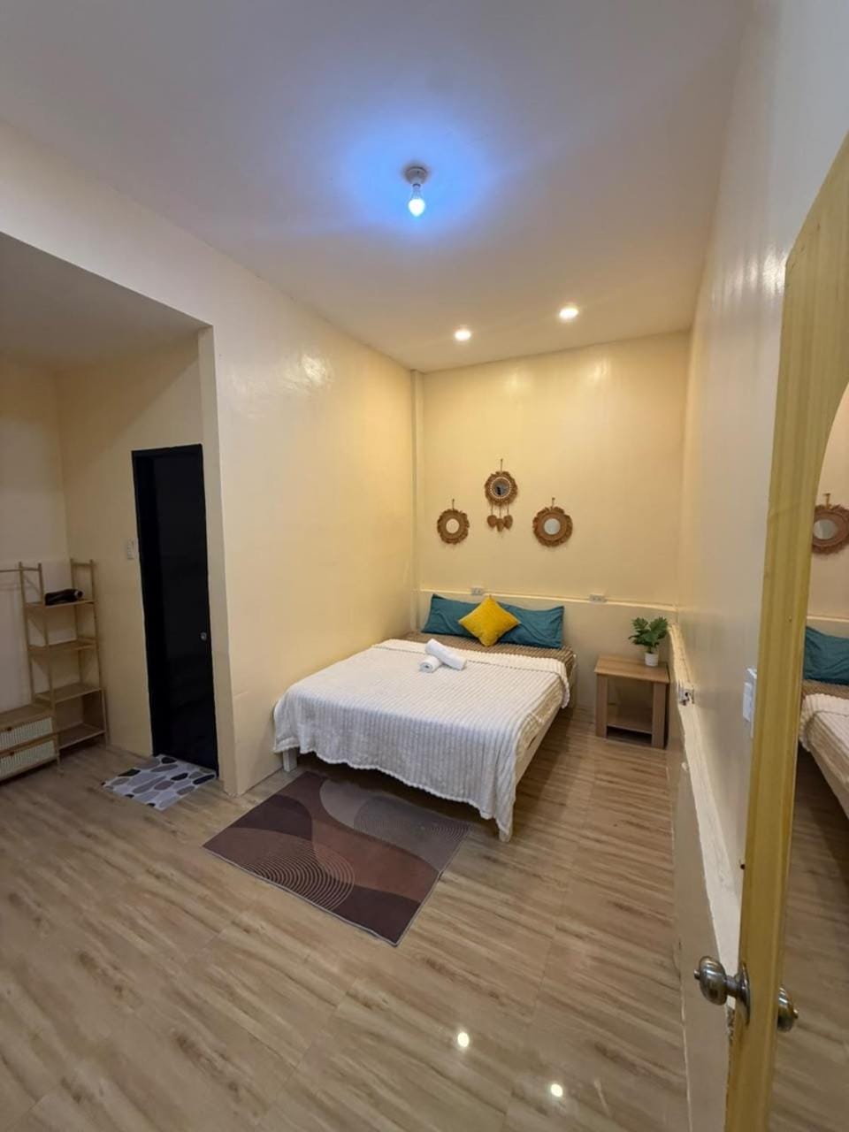 GnaG Apartelle Vacation rental in El Nido