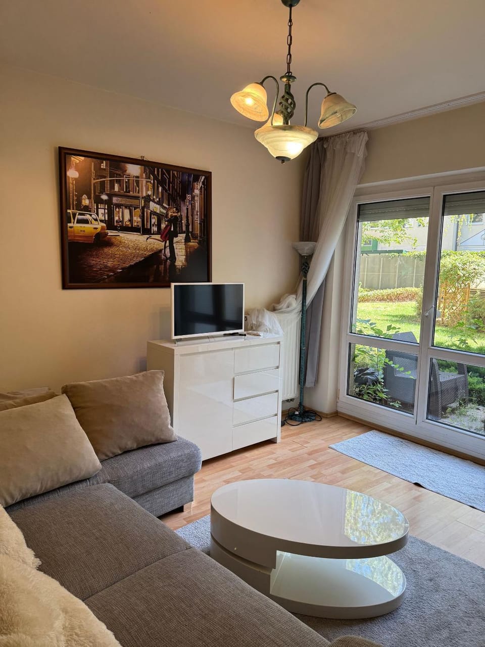 Communal lounge/ TV room, TV and multimedia, Living room