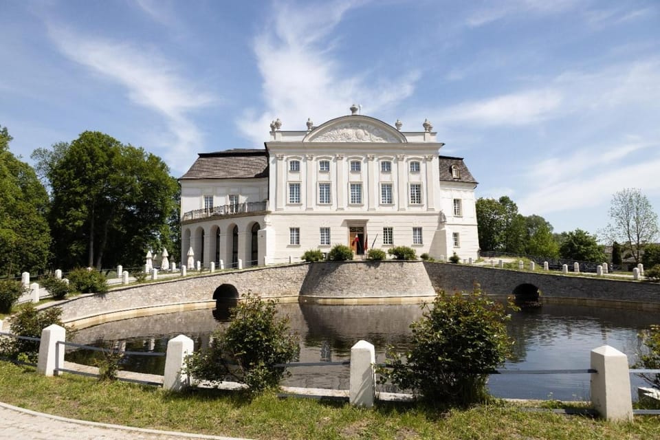 Pałac Popielów w Kurozwękach, Budynek dawnej Rządcówki Apartment in Poland