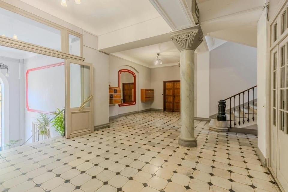 Golden Hugo Premium Studio Golden Square Apartment in Nice