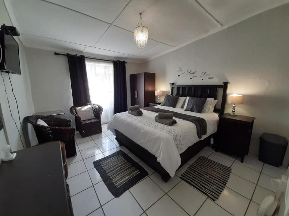 Blue Pepper Guest House & Restaurant Bed and Breakfast in Eastern Cape