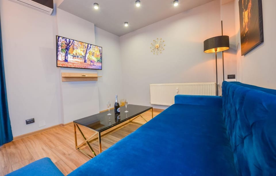 TV and multimedia, Seating area