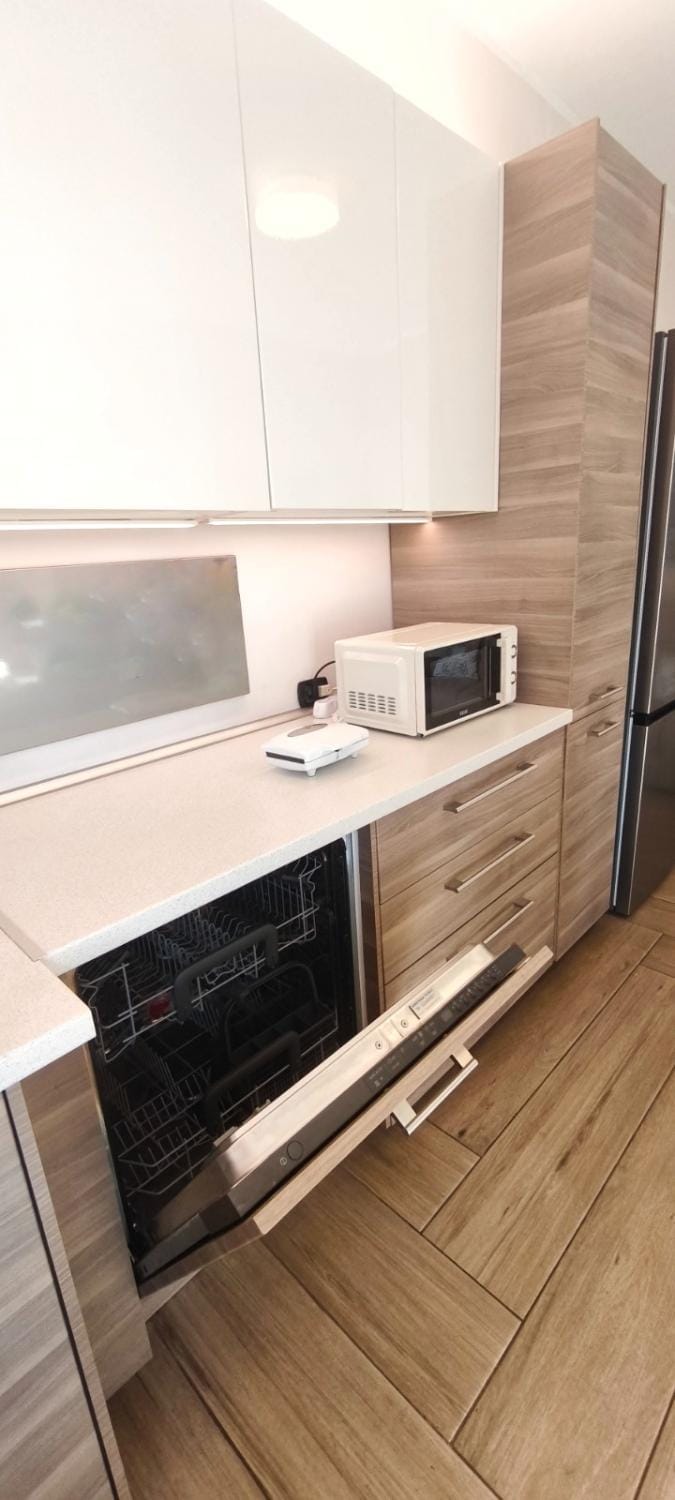 microwave, kitchen