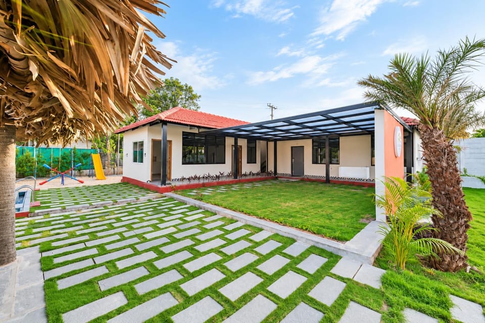 Property building, Natural landscape, Garden view