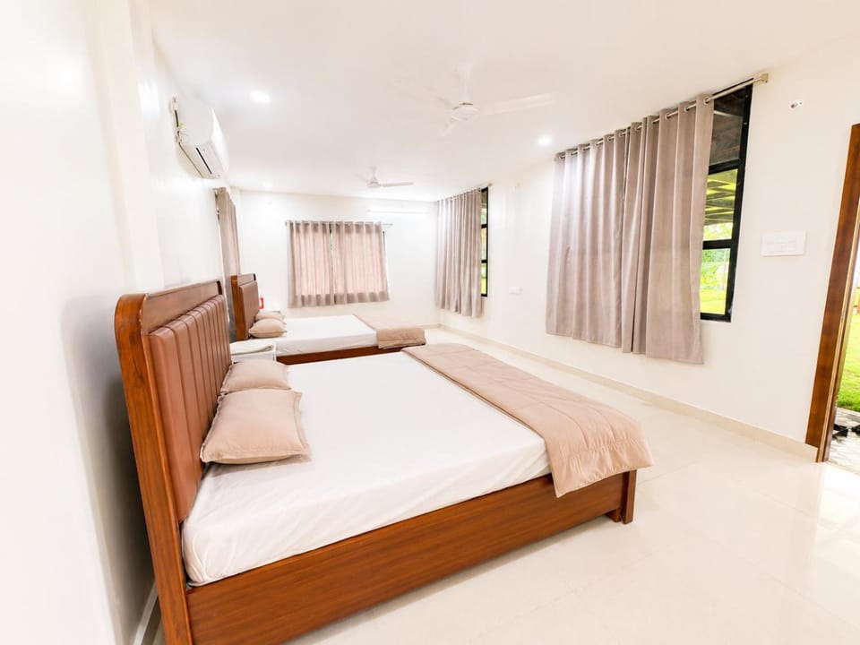 Bed, Bedroom, air conditioner