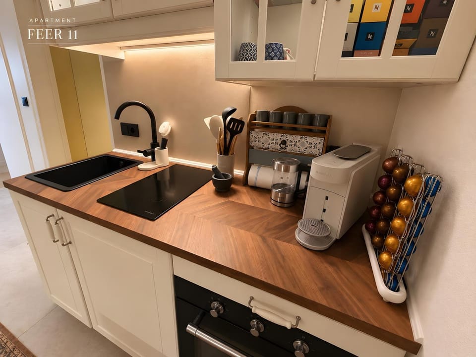 Kitchen or kitchenette, Living room