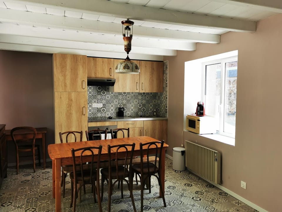 Property building, Kitchen or kitchenette, Living room