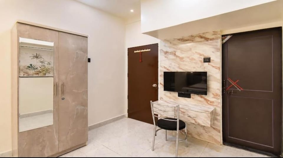 Bathroom, TV and multimedia