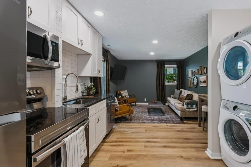 Shepard's Lodge - families and pets welcome! House in Indianapolis