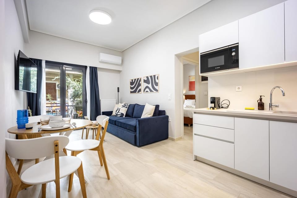 TV and multimedia, Kitchen or kitchenette, Living room, Seating area