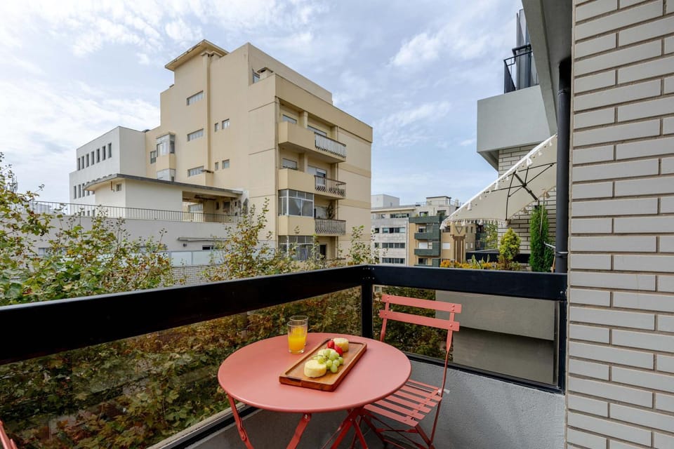 View (from property/room), Balcony/Terrace, Dining area