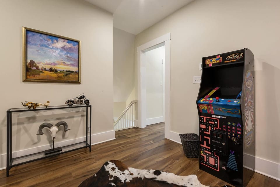 Exclusive Bourbon Trail Home with Hot tub & Sauna Apartment in Lawrenceburg