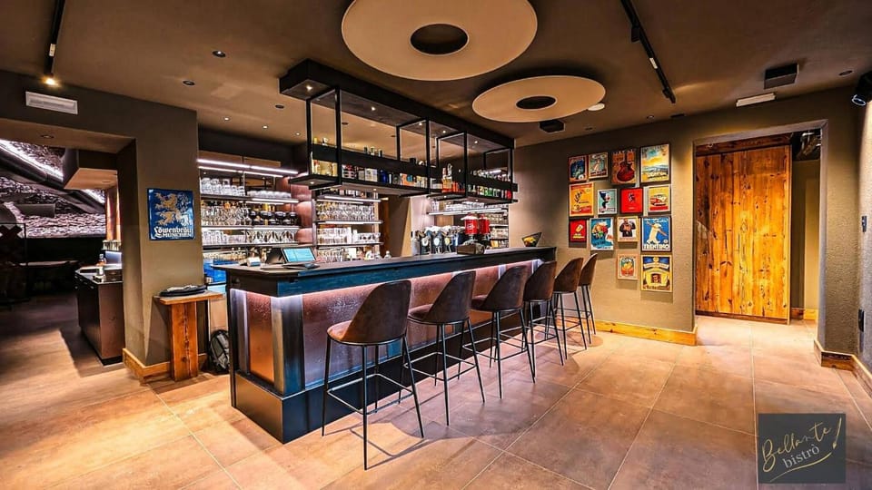 Lounge or bar