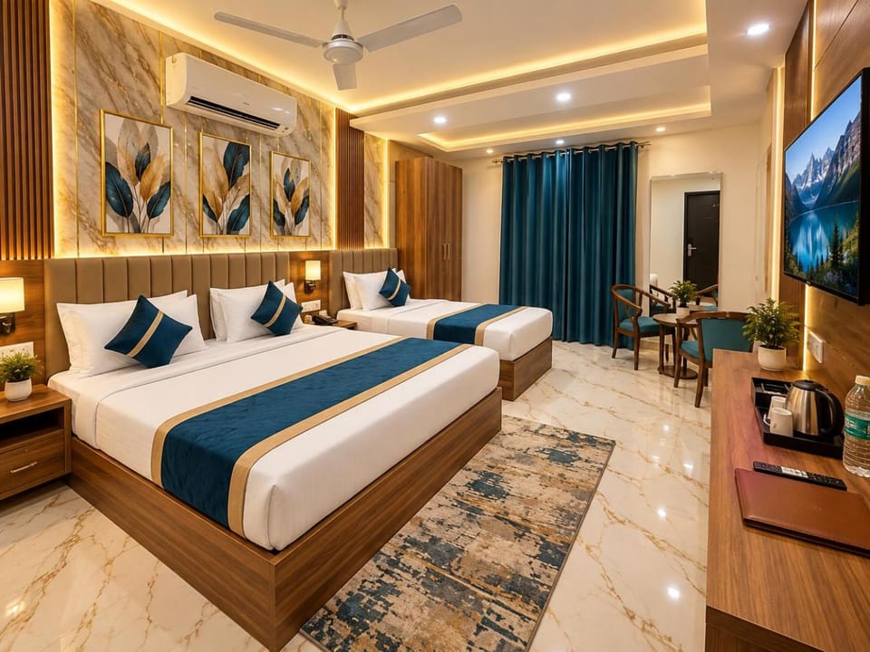 Property building, Bed, TV and multimedia, Coffee/tea facilities, Kitchen or kitchenette, Living room, Photo of the whole room, Seating area, Bedroom, fireplace, hair dresser