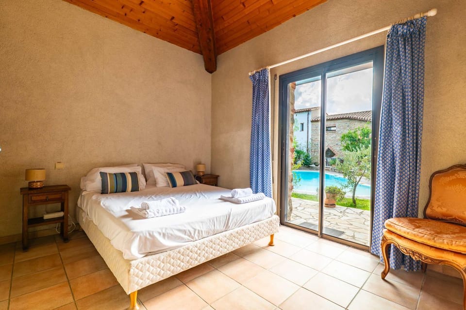 Grand Mas catalan - piscine & jacuzzi 12 pers Villa in Occitanie