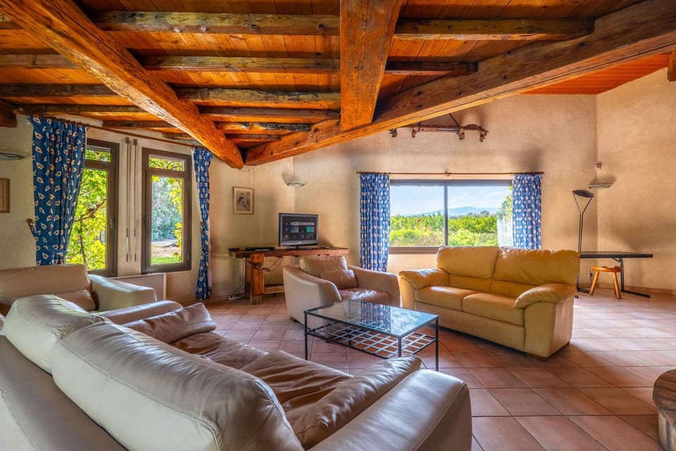 Grand Mas catalan - piscine & jacuzzi 12 pers Villa in Occitanie
