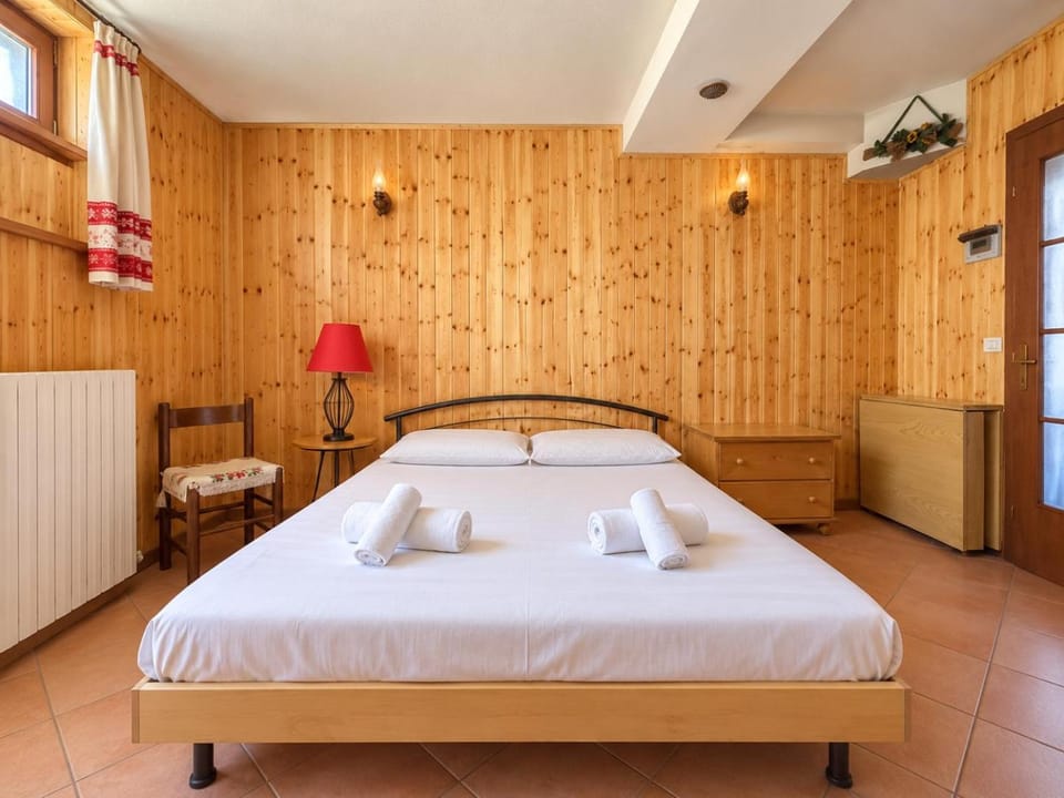 Hostdomus - La Luna Apartment in Sauze d'Oulx