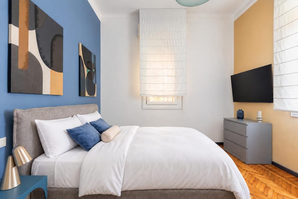Design Deco Three Bedroom in Bologna Downtown Apartment in Bologna