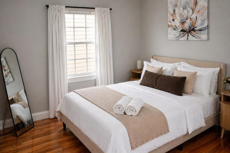 Sleeps 12, Backyard, Fire Pit, Arcade, Near NYC Apartment in Bayonne
