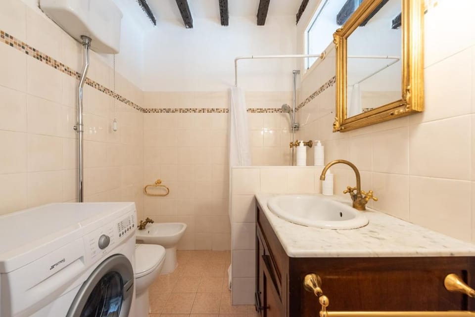 Colonne di San Lorenzo Storico 1bdr con AC e WiFi Apartment in Milan