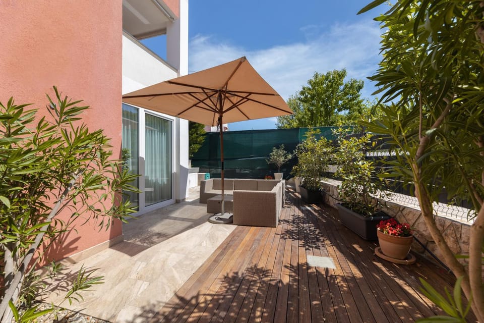 Spring, Day, Garden, Inner courtyard view