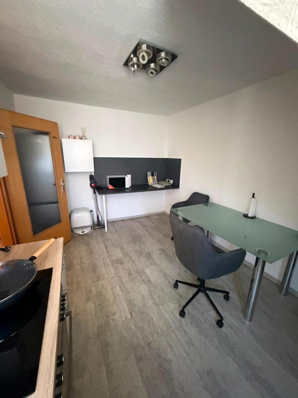 Modern WiFi Zentral 4 Gäste Apartment in Heilbronn