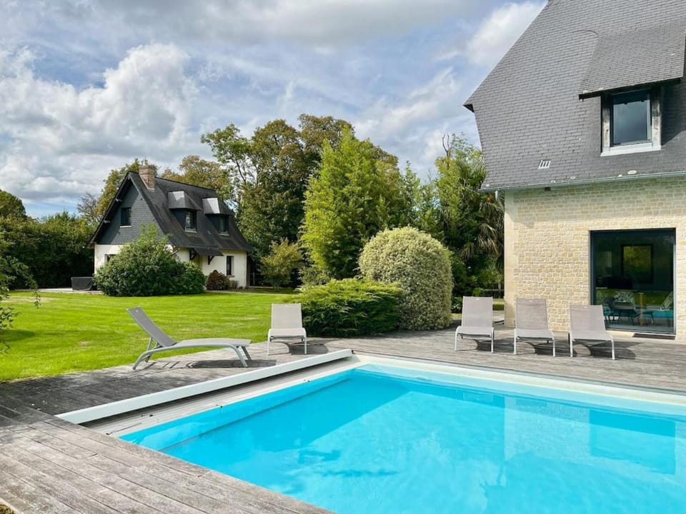Patio, Garden, Garden view, Swimming pool, sunbed
