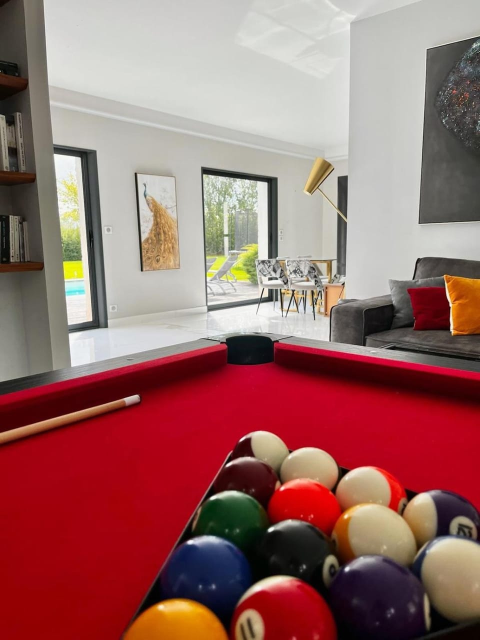 Billiard, Living room, Seating area