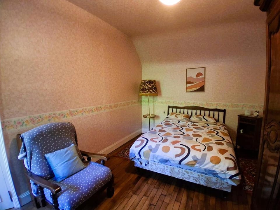 Bed, Bedroom