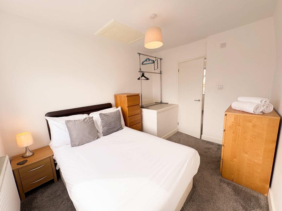 1 Bedroom House with Garden House in Portishead