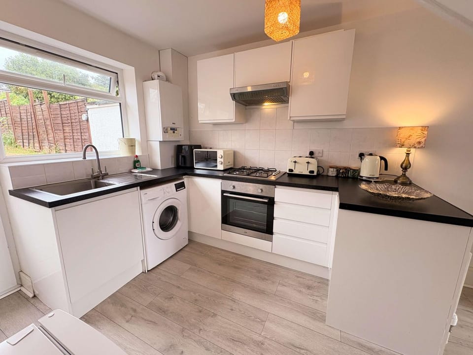 1 Bedroom House with Garden House in Portishead