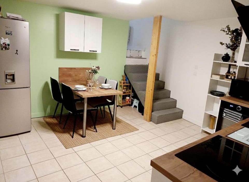 Maison de village - Terrasse et garage Apartment in Auvergne-Rhône-Alpes