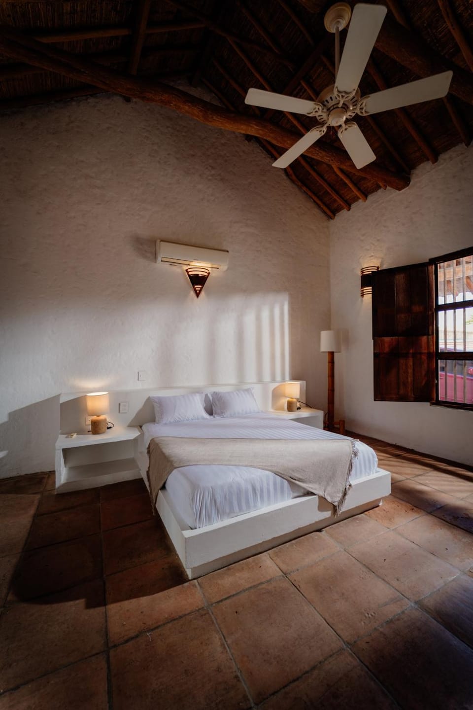 Photo of the whole room, Bedroom