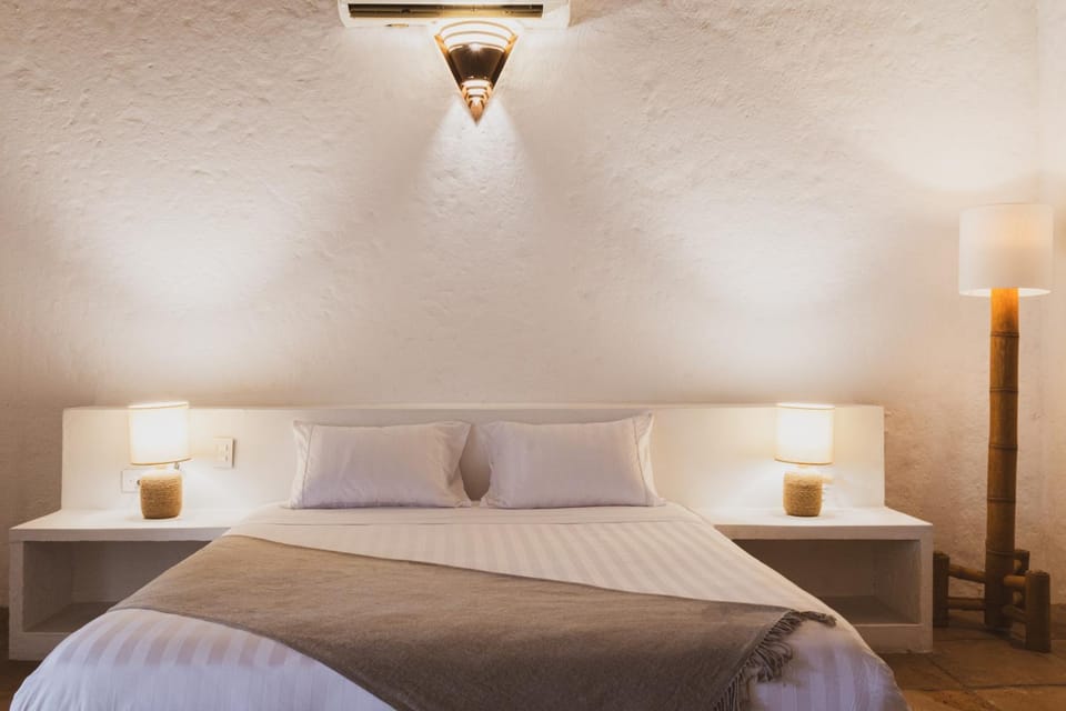 Photo of the whole room, Bedroom
