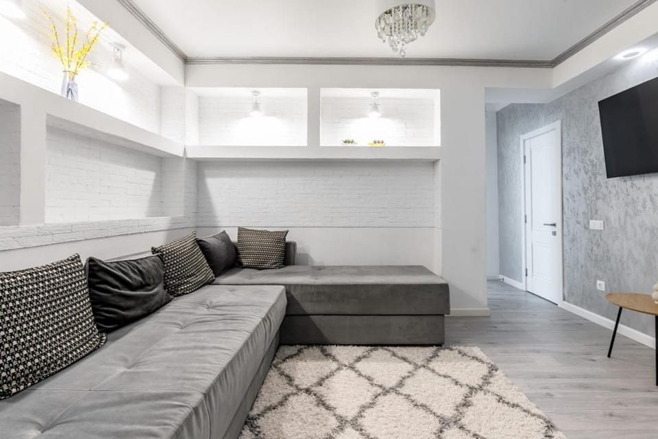 Contemporary Urban Retreat, Bright & Stylish Apartment in Chișinău