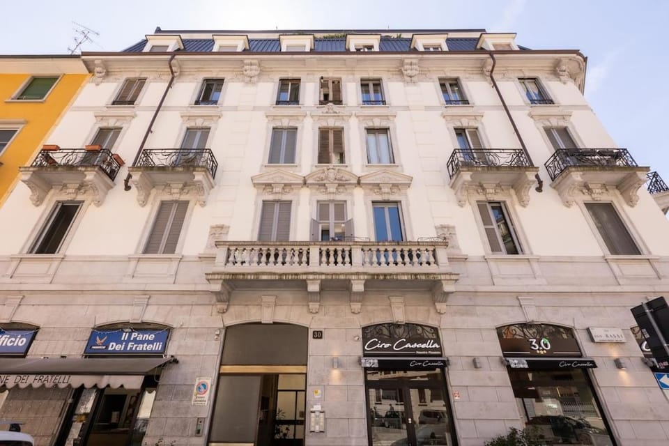 Isola Residence - Self Check-in & Fast Wi-Fi Apartment in Milan
