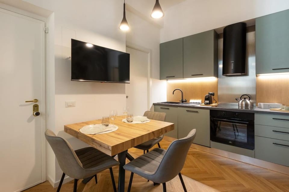 Isola Residence - Self Check-in & Fast Wi-Fi Apartment in Milan