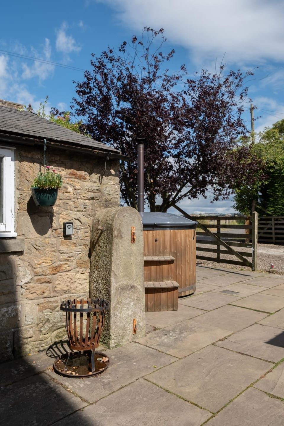 Ravenside Luxury Hot Tubs Apartment in England