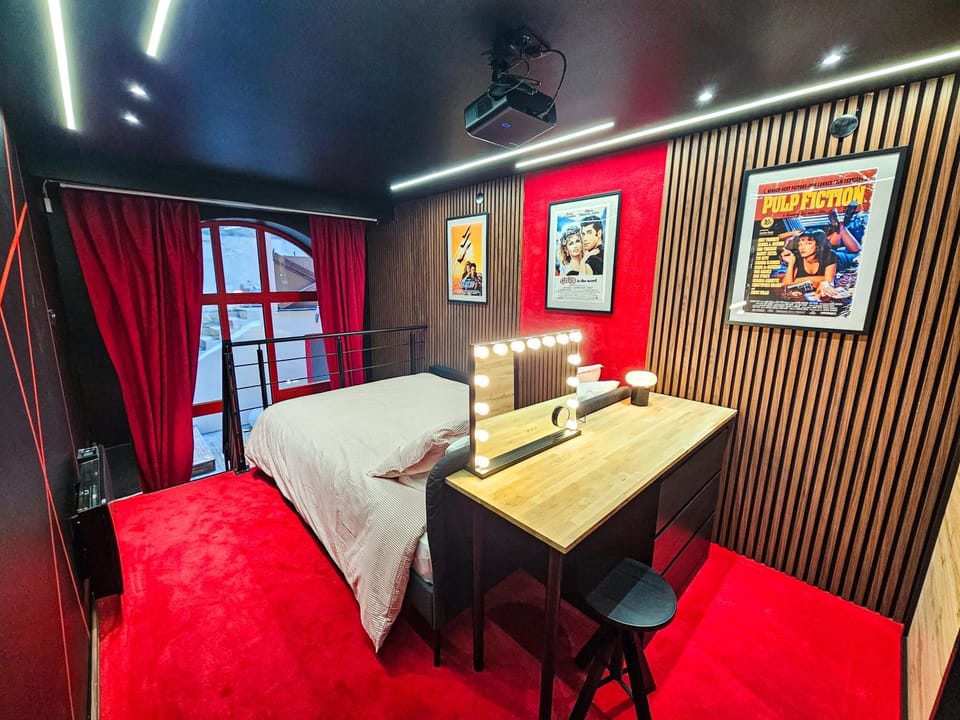 Appart Ciné - Projecteur- WIFI- Netflix Disney Apartment in Saint-Étienne
