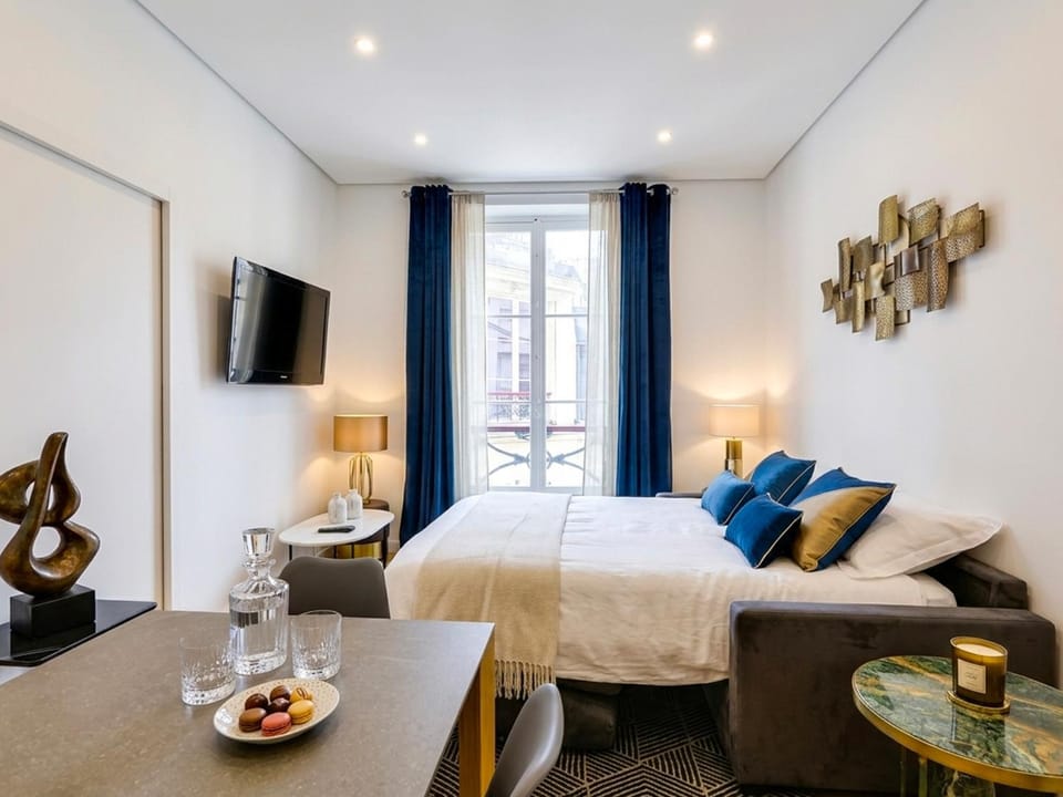 UrbanFlat 92 - Votre Pied-a-terre au Coeur de la Capitale Apartment in Paris