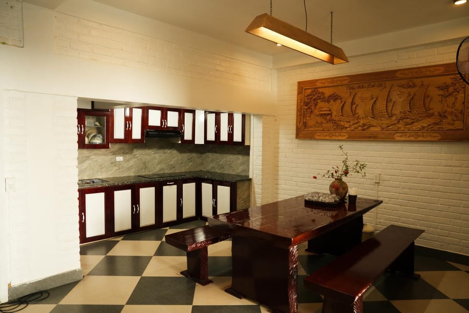 Seating area, Dining area