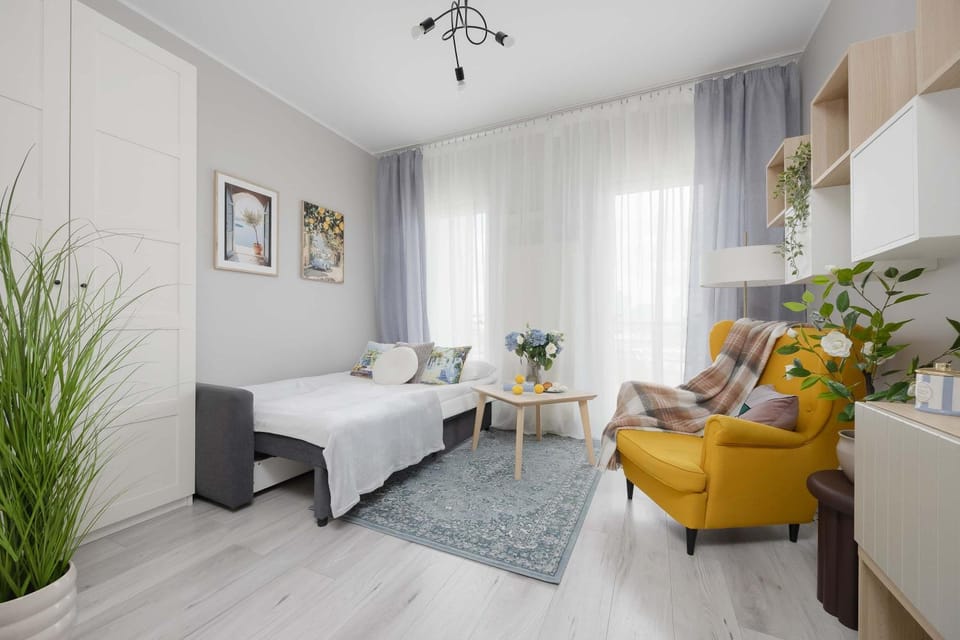 Bed, Living room, Photo of the whole room, Seating area, Bedroom