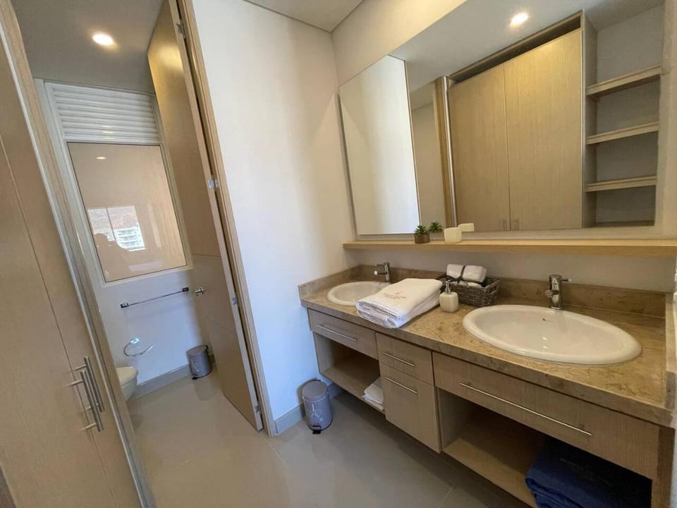 Shower, Bathroom, wardrobe