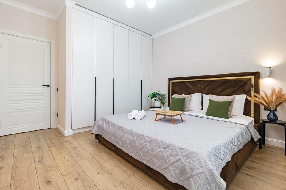 Bed, Photo of the whole room, Bedroom, towels, wardrobe