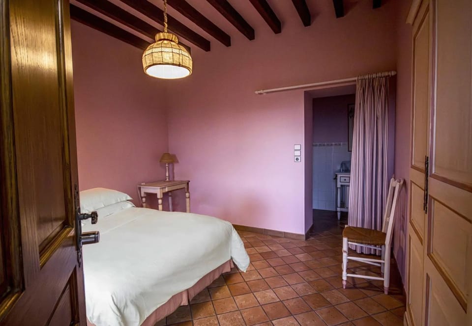 Chambre Fontaine 5-Grange Arthuis Bed and Breakfast in Bourgogne-Franche-Comté