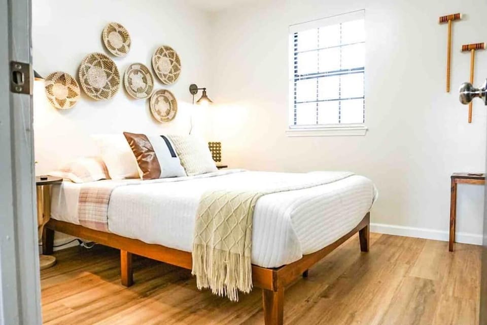 Game Stop | Travel Pros & Pets Welcome | Near I-40 Apartment in Oklahoma