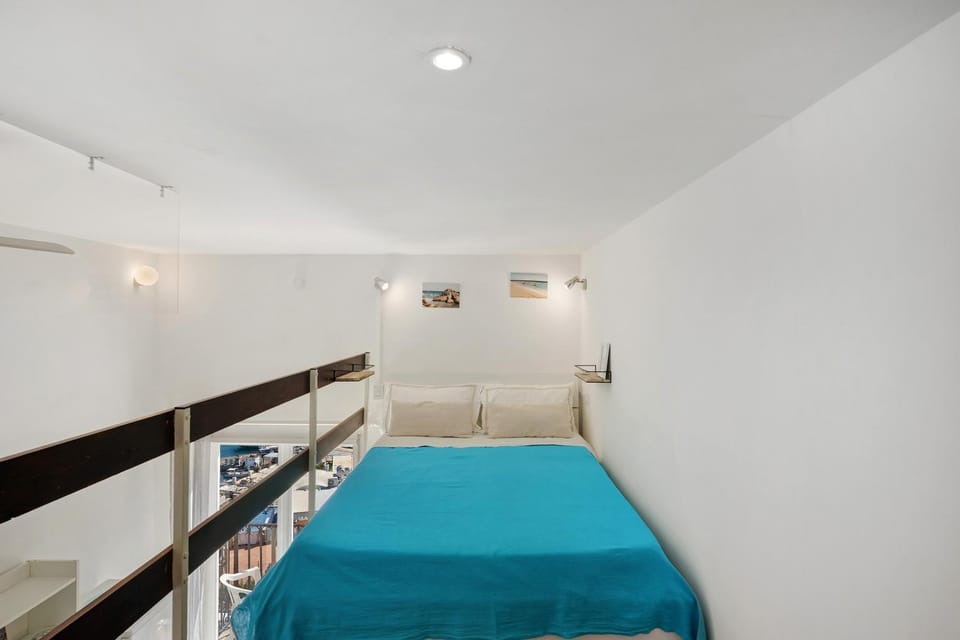 Property building, Living room, Bedroom