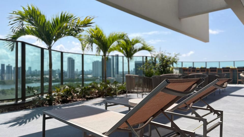 Silo 215 Moinho por YOLO House in Recife